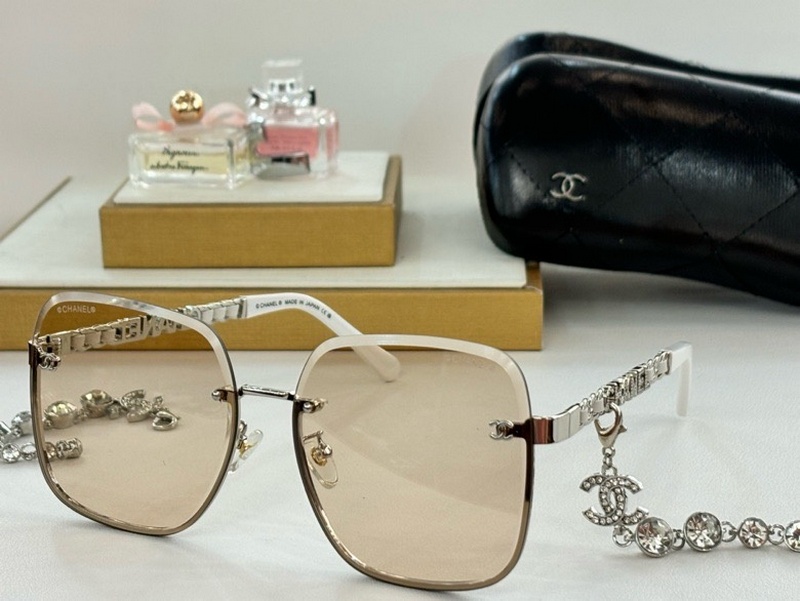 Chanel Sunglasses 260